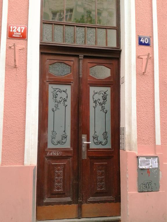 Apartment Sense Of Zizkov Praha Bagian luar foto