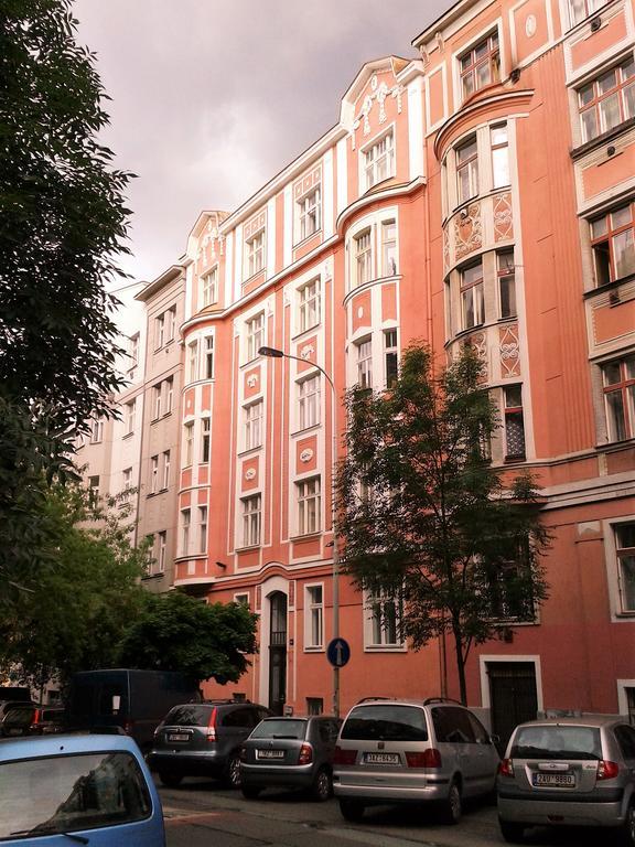 Apartment Sense Of Zizkov Praha Bagian luar foto